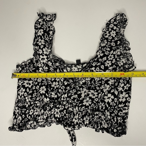 Ambiance | Women's Flower design Crop top Size M - Picture 4 of 7